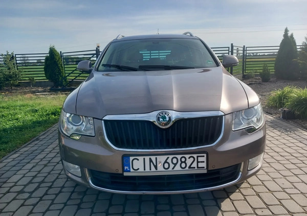 Skoda Superb cena 31900 przebieg: 278000, rok produkcji 2011 z Dzierżoniów małe 211